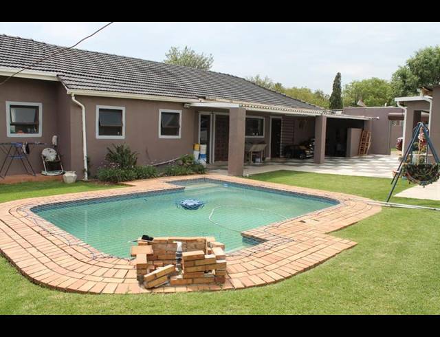 3 BEDROOM HOUSE FOR SALE IN EDENVALE CENTRAL